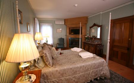 The Governor's Inn - Priscilla's Room